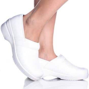 most comfortable nursing clogs